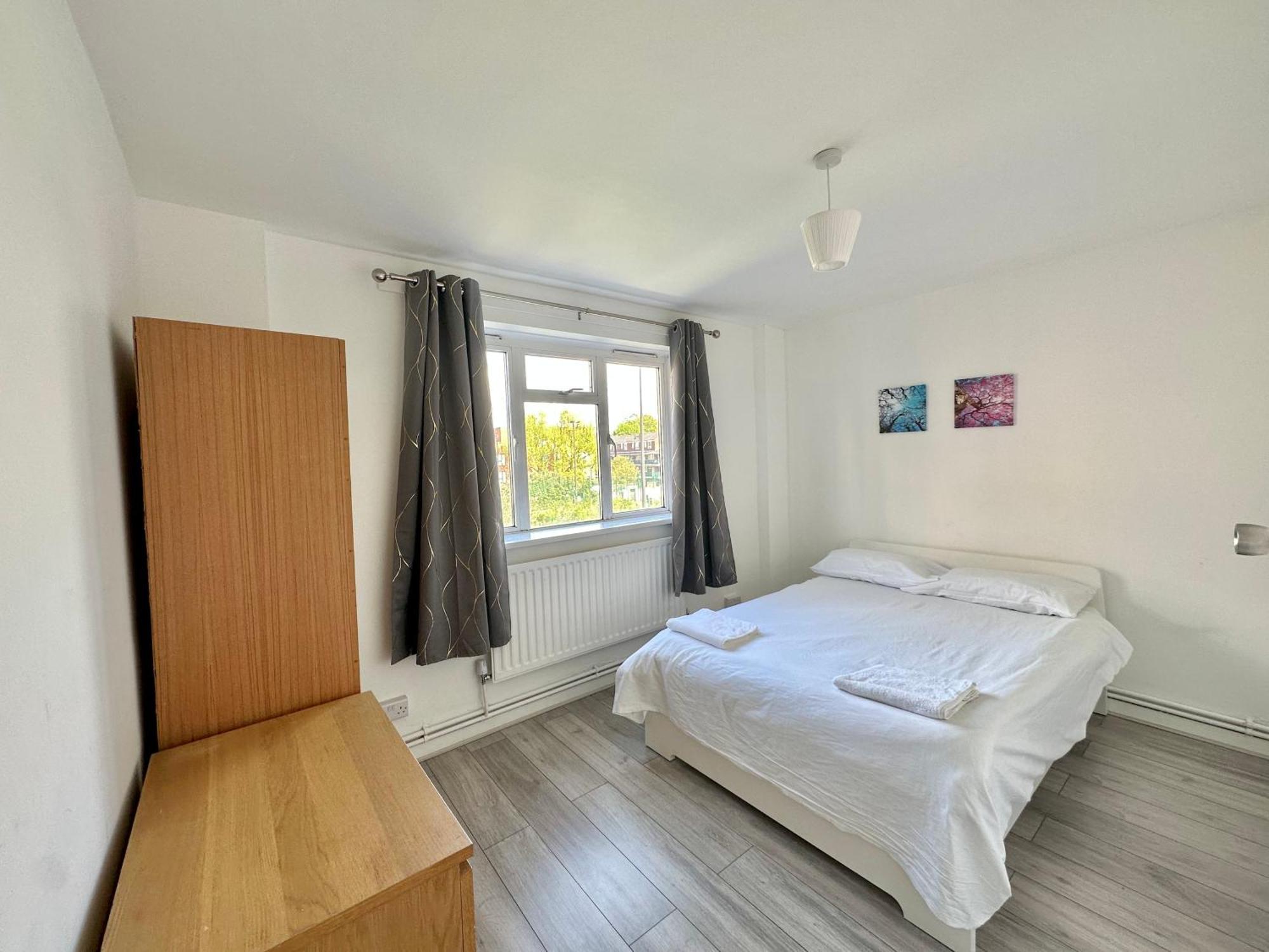 Fabulous 3 Bedroom Flat Sleeps 6 Апартаменты *
